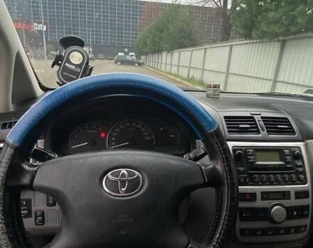 Чорний Тойота Авенсіс Версо, об'ємом двигуна 2 л та пробігом 367 тис. км за 5000 $, фото 9 на Automoto.ua