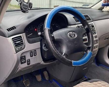 Чорний Тойота Авенсіс Версо, об'ємом двигуна 2 л та пробігом 367 тис. км за 5000 $, фото 10 на Automoto.ua