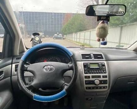 Чорний Тойота Авенсіс Версо, об'ємом двигуна 2 л та пробігом 367 тис. км за 5000 $, фото 8 на Automoto.ua