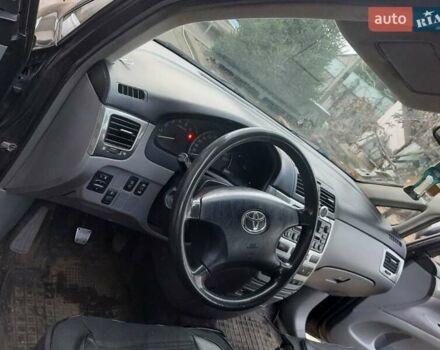 Черный Тойота Авенсис Версо, объемом двигателя 2 л и пробегом 420 тыс. км за 4500 $, фото 4 на Automoto.ua