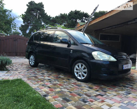 Черный Тойота Авенсис Версо, объемом двигателя 2 л и пробегом 260 тыс. км за 5800 $, фото 1 на Automoto.ua