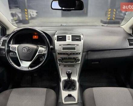 Черный Тойота Авенсис Версо, объемом двигателя 2 л и пробегом 303 тыс. км за 10000 $, фото 10 на Automoto.ua