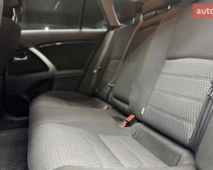 Черный Тойота Авенсис Версо, объемом двигателя 2 л и пробегом 303 тыс. км за 10000 $, фото 14 на Automoto.ua