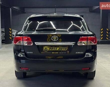 Черный Тойота Авенсис Версо, объемом двигателя 2 л и пробегом 303 тыс. км за 10000 $, фото 4 на Automoto.ua