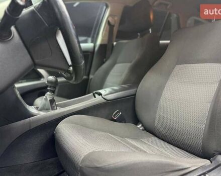 Черный Тойота Авенсис Версо, объемом двигателя 2 л и пробегом 303 тыс. км за 10000 $, фото 8 на Automoto.ua