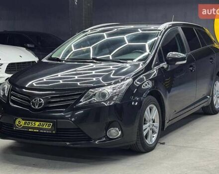 Черный Тойота Авенсис Версо, объемом двигателя 2 л и пробегом 303 тыс. км за 10000 $, фото 2 на Automoto.ua