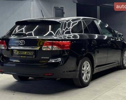 Черный Тойота Авенсис Версо, объемом двигателя 2 л и пробегом 303 тыс. км за 10000 $, фото 5 на Automoto.ua
