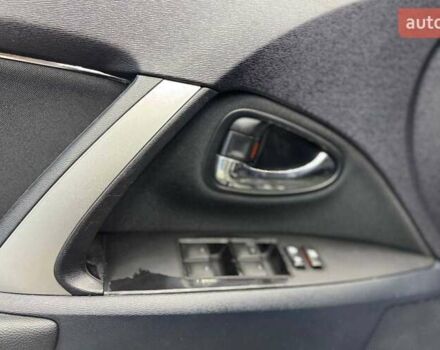 Черный Тойота Авенсис Версо, объемом двигателя 2 л и пробегом 303 тыс. км за 10000 $, фото 6 на Automoto.ua