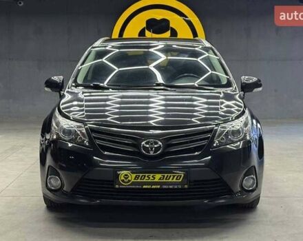 Черный Тойота Авенсис Версо, объемом двигателя 2 л и пробегом 303 тыс. км за 10000 $, фото 1 на Automoto.ua