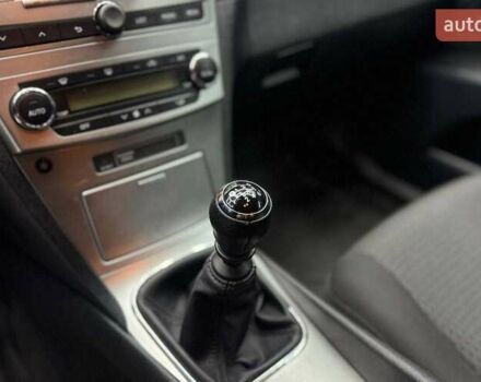 Черный Тойота Авенсис Версо, объемом двигателя 2 л и пробегом 303 тыс. км за 10000 $, фото 11 на Automoto.ua