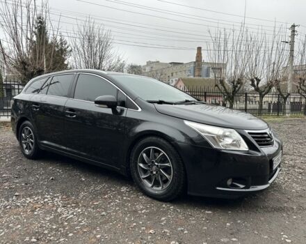 Черный Тойота Авенсис Версо, объемом двигателя 2 л и пробегом 290 тыс. км за 7850 $, фото 6 на Automoto.ua