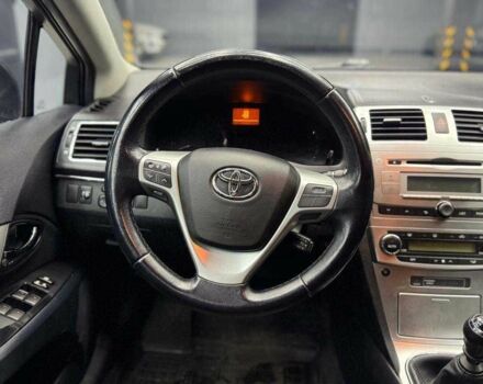 Черный Тойота Авенсис Версо, объемом двигателя 2 л и пробегом 303 тыс. км за 10000 $, фото 9 на Automoto.ua