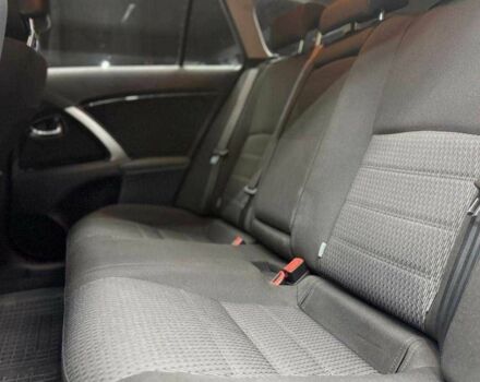 Черный Тойота Авенсис Версо, объемом двигателя 2 л и пробегом 303 тыс. км за 10000 $, фото 14 на Automoto.ua