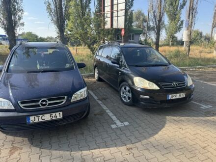 Чорний Тойота Авенсіс Версо, об'ємом двигуна 2 л та пробігом 336 тис. км за 1000 $, фото 1 на Automoto.ua