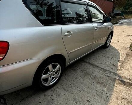 Тойота Авенсіс Версо, об'ємом двигуна 2 л та пробігом 190 тис. км за 6700 $, фото 7 на Automoto.ua