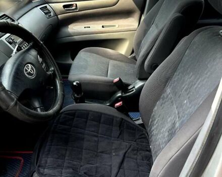 Тойота Авенсіс Версо, об'ємом двигуна 2 л та пробігом 190 тис. км за 6700 $, фото 3 на Automoto.ua