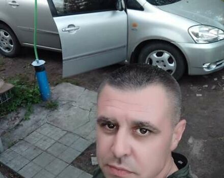 Тойота Авенсіс Версо, об'ємом двигуна 0 л та пробігом 420 тис. км за 3500 $, фото 4 на Automoto.ua