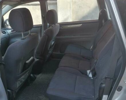 Сірий Тойота Авенсіс Версо, об'ємом двигуна 2 л та пробігом 282 тис. км за 3800 $, фото 5 на Automoto.ua