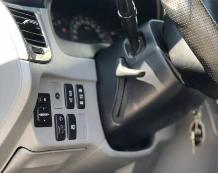 Сірий Тойота Авенсіс Версо, об'ємом двигуна 2 л та пробігом 340 тис. км за 4900 $, фото 6 на Automoto.ua