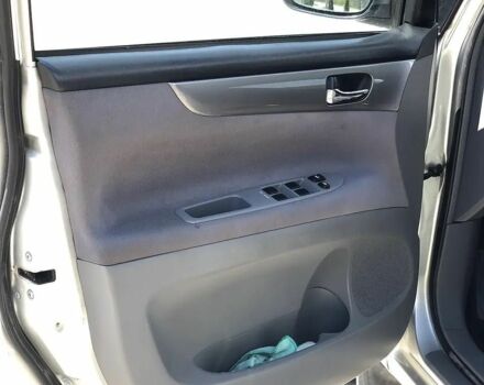 Сірий Тойота Авенсіс Версо, об'ємом двигуна 2 л та пробігом 340 тис. км за 4900 $, фото 9 на Automoto.ua