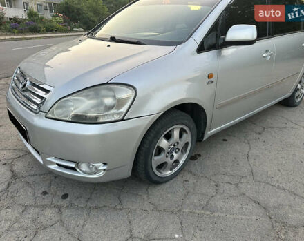 Сірий Тойота Авенсіс Версо, об'ємом двигуна 2 л та пробігом 250 тис. км за 5100 $, фото 44 на Automoto.ua