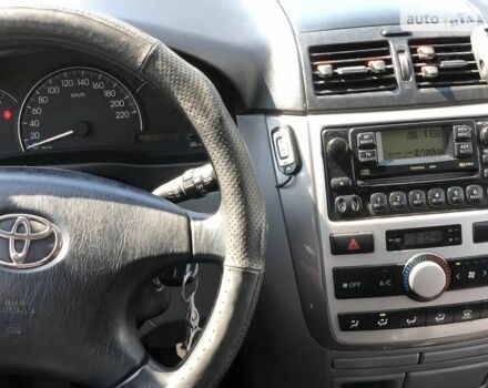 Сірий Тойота Авенсіс Версо, об'ємом двигуна 2 л та пробігом 340 тис. км за 4900 $, фото 12 на Automoto.ua