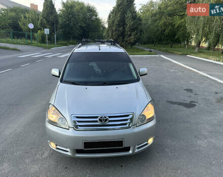 Сірий Тойота Авенсіс Версо, об'ємом двигуна 2 л та пробігом 250 тис. км за 5100 $, фото 30 на Automoto.ua