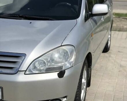 Серый Тойота Авенсис Версо, объемом двигателя 2 л и пробегом 340 тыс. км за 4900 $, фото 12 на Automoto.ua