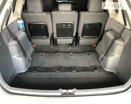 Серый Тойота Авенсис Версо, объемом двигателя 2 л и пробегом 330 тыс. км за 5450 $, фото 16 на Automoto.ua