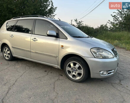 Сірий Тойота Авенсіс Версо, об'ємом двигуна 2 л та пробігом 250 тис. км за 5100 $, фото 42 на Automoto.ua