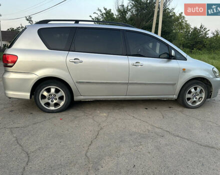 Сірий Тойота Авенсіс Версо, об'ємом двигуна 2 л та пробігом 250 тис. км за 5100 $, фото 40 на Automoto.ua