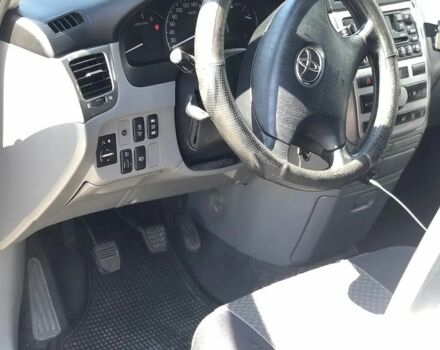 Сірий Тойота Авенсіс Версо, об'ємом двигуна 2 л та пробігом 340 тис. км за 4900 $, фото 11 на Automoto.ua