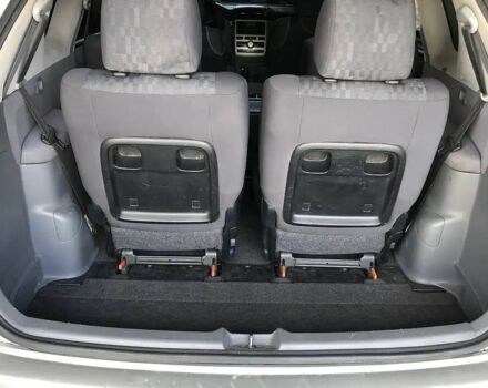 Сірий Тойота Авенсіс Версо, об'ємом двигуна 2 л та пробігом 340 тис. км за 4900 $, фото 10 на Automoto.ua