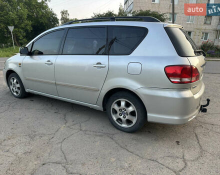 Сірий Тойота Авенсіс Версо, об'ємом двигуна 2 л та пробігом 250 тис. км за 5100 $, фото 35 на Automoto.ua