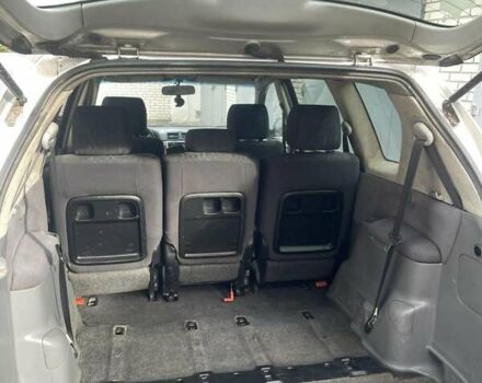 Сірий Тойота Авенсіс Версо, об'ємом двигуна 2 л та пробігом 287 тис. км за 3500 $, фото 2 на Automoto.ua