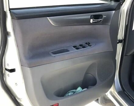 Серый Тойота Авенсис Версо, объемом двигателя 2 л и пробегом 340 тыс. км за 4900 $, фото 8 на Automoto.ua