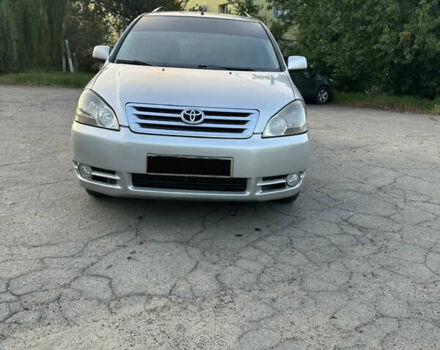 Сірий Тойота Авенсіс Версо, об'ємом двигуна 2 л та пробігом 250 тис. км за 5100 $, фото 43 на Automoto.ua