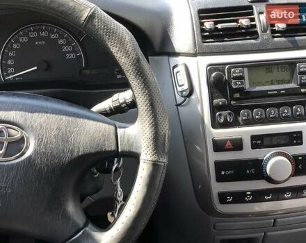 Серый Тойота Авенсис Версо, объемом двигателя 2 л и пробегом 340 тыс. км за 4900 $, фото 11 на Automoto.ua