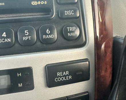 Сірий Тойота Авенсіс Версо, об'ємом двигуна 2 л та пробігом 250 тис. км за 5100 $, фото 54 на Automoto.ua