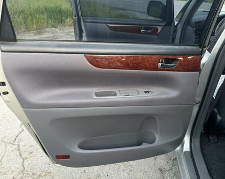 Сірий Тойота Авенсіс Версо, об'ємом двигуна 2 л та пробігом 250 тис. км за 5100 $, фото 47 на Automoto.ua