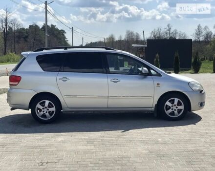 Сірий Тойота Авенсіс Версо, об'ємом двигуна 2 л та пробігом 340 тис. км за 4900 $, фото 16 на Automoto.ua