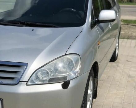 Сірий Тойота Авенсіс Версо, об'ємом двигуна 2 л та пробігом 340 тис. км за 4900 $, фото 1 на Automoto.ua