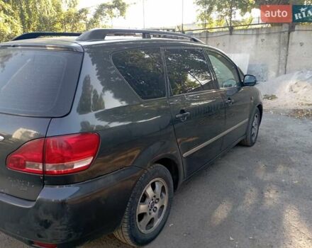 Сірий Тойота Авенсіс Версо, об'ємом двигуна 2 л та пробігом 380 тис. км за 5500 $, фото 2 на Automoto.ua