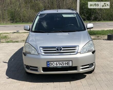Серый Тойота Авенсис Версо, объемом двигателя 2 л и пробегом 330 тыс. км за 5450 $, фото 3 на Automoto.ua