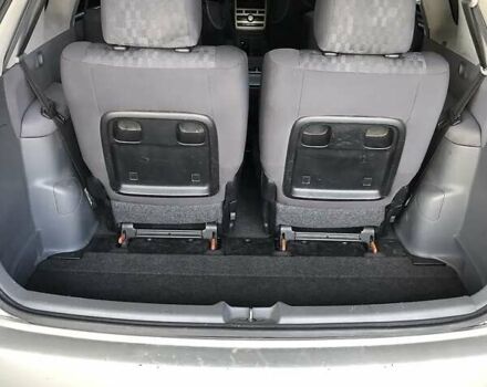 Серый Тойота Авенсис Версо, объемом двигателя 2 л и пробегом 340 тыс. км за 4900 $, фото 9 на Automoto.ua