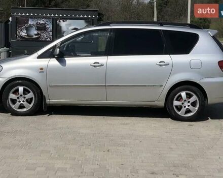 Серый Тойота Авенсис Версо, объемом двигателя 2 л и пробегом 340 тыс. км за 4900 $, фото 13 на Automoto.ua