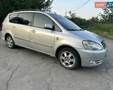 Сірий Тойота Авенсіс Версо, об'ємом двигуна 2 л та пробігом 250 тис. км за 5100 $, фото 41 на Automoto.ua