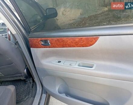 Сірий Тойота Авенсіс Версо, об'ємом двигуна 2 л та пробігом 380 тис. км за 5500 $, фото 14 на Automoto.ua