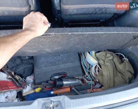 Сірий Тойота Авенсіс Версо, об'ємом двигуна 2 л та пробігом 380 тис. км за 5500 $, фото 6 на Automoto.ua