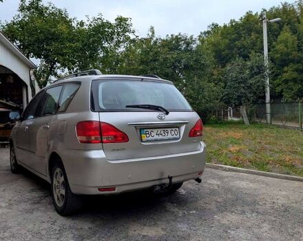 Серый Тойота Авенсис Версо, объемом двигателя 2 л и пробегом 395 тыс. км за 5250 $, фото 5 на Automoto.ua